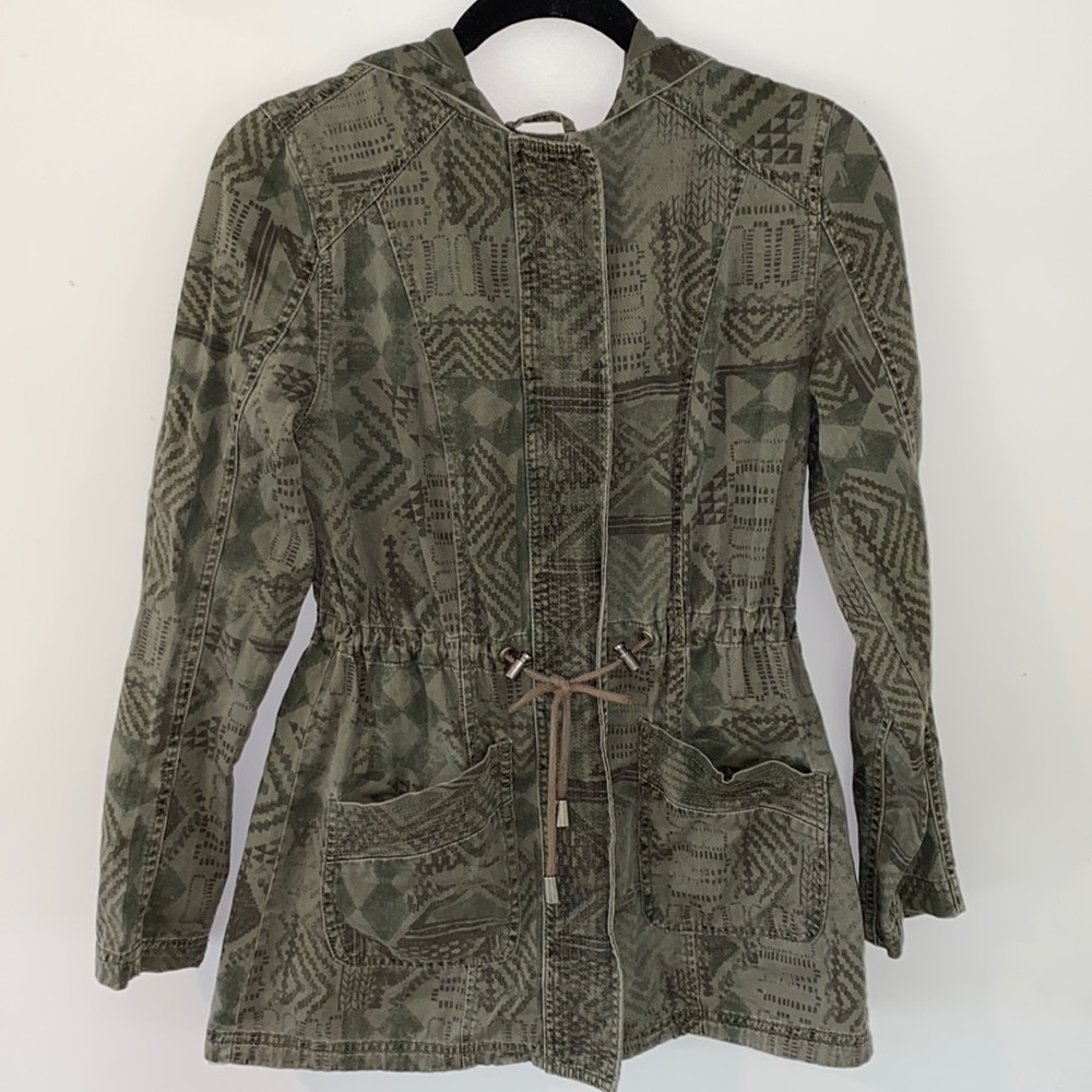 Army green patterned 100% cotton jacket size small/P